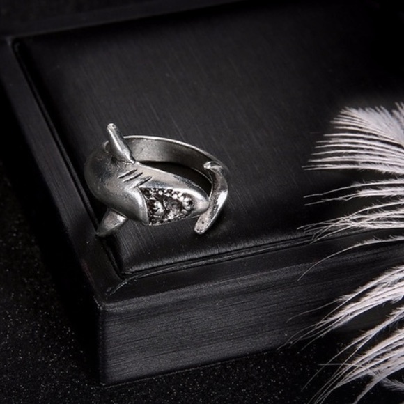 Jewelry - Great White Shark Ring